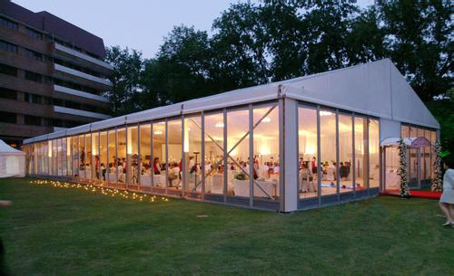 玻璃篷房由什么結(jié)構(gòu)組成？